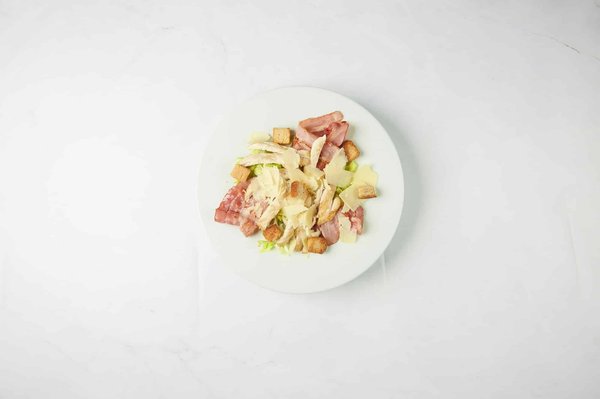 Quali sono gli ingredienti indispensabili per una buona insalata nizzarda?