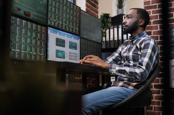 Come possono le aziende trarre vantaggio dall'analisi predittiva?